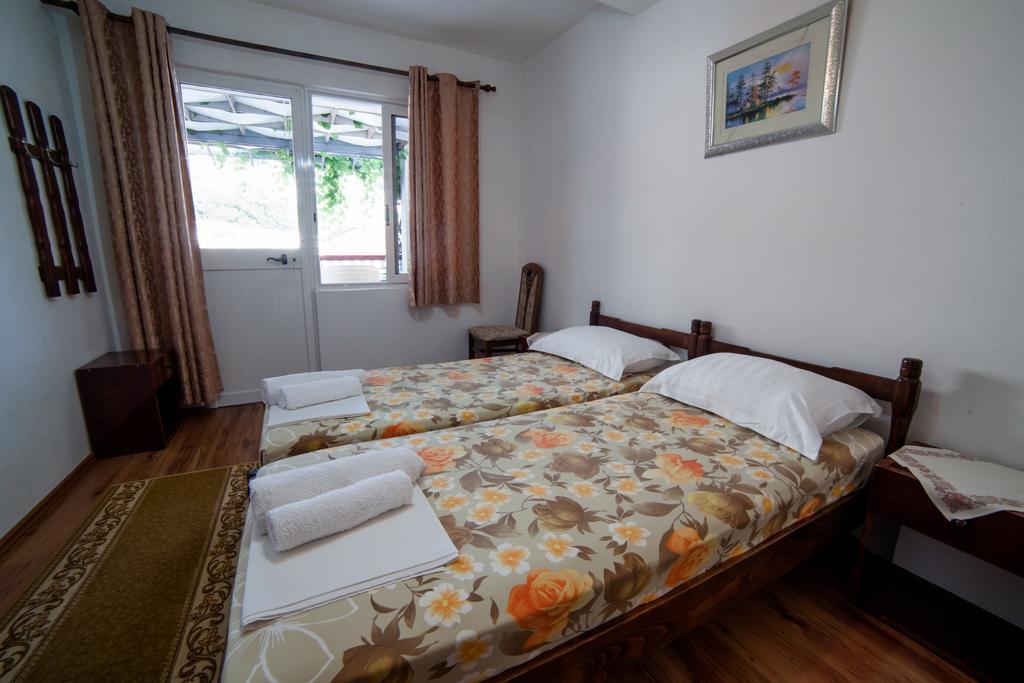 Guesthouse Sidro Ulcinj Exterior photo
