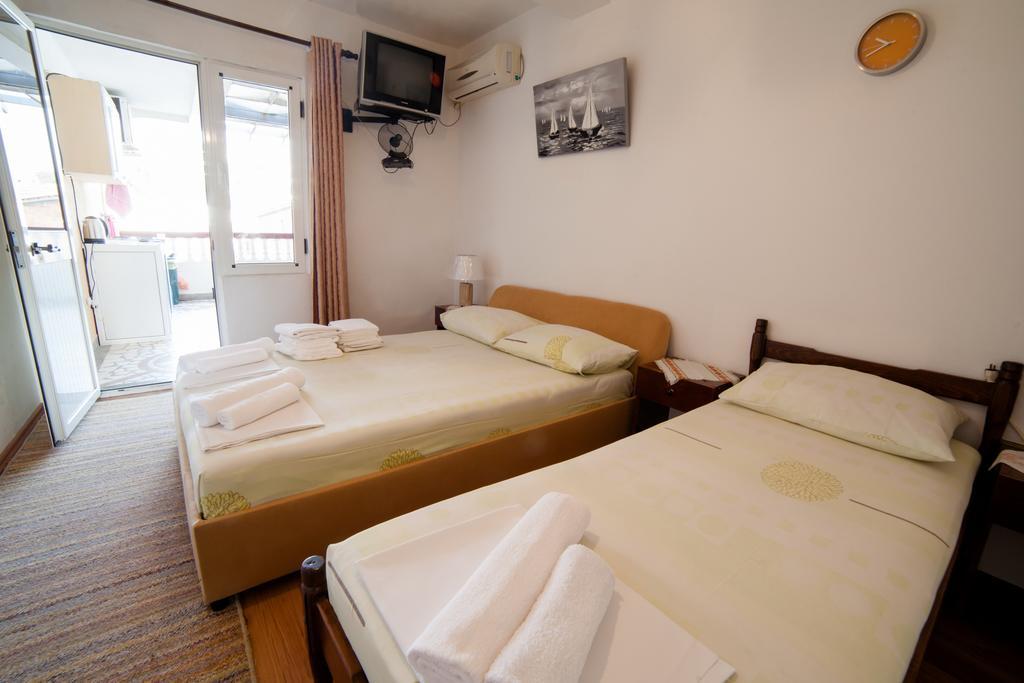 Guesthouse Sidro Ulcinj Exterior photo